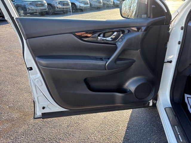 2022 Nissan Rogue Sport SV