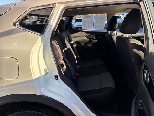 2022 Nissan Rogue Sport SV