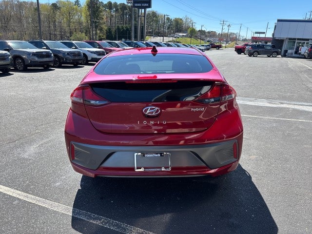 2022 Hyundai Ioniq Hybrid SE