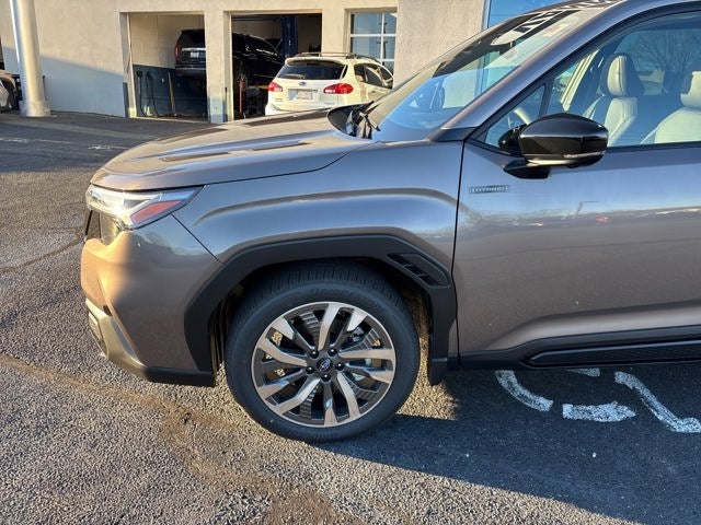 2025 Subaru FORESTER Touring Hybrid