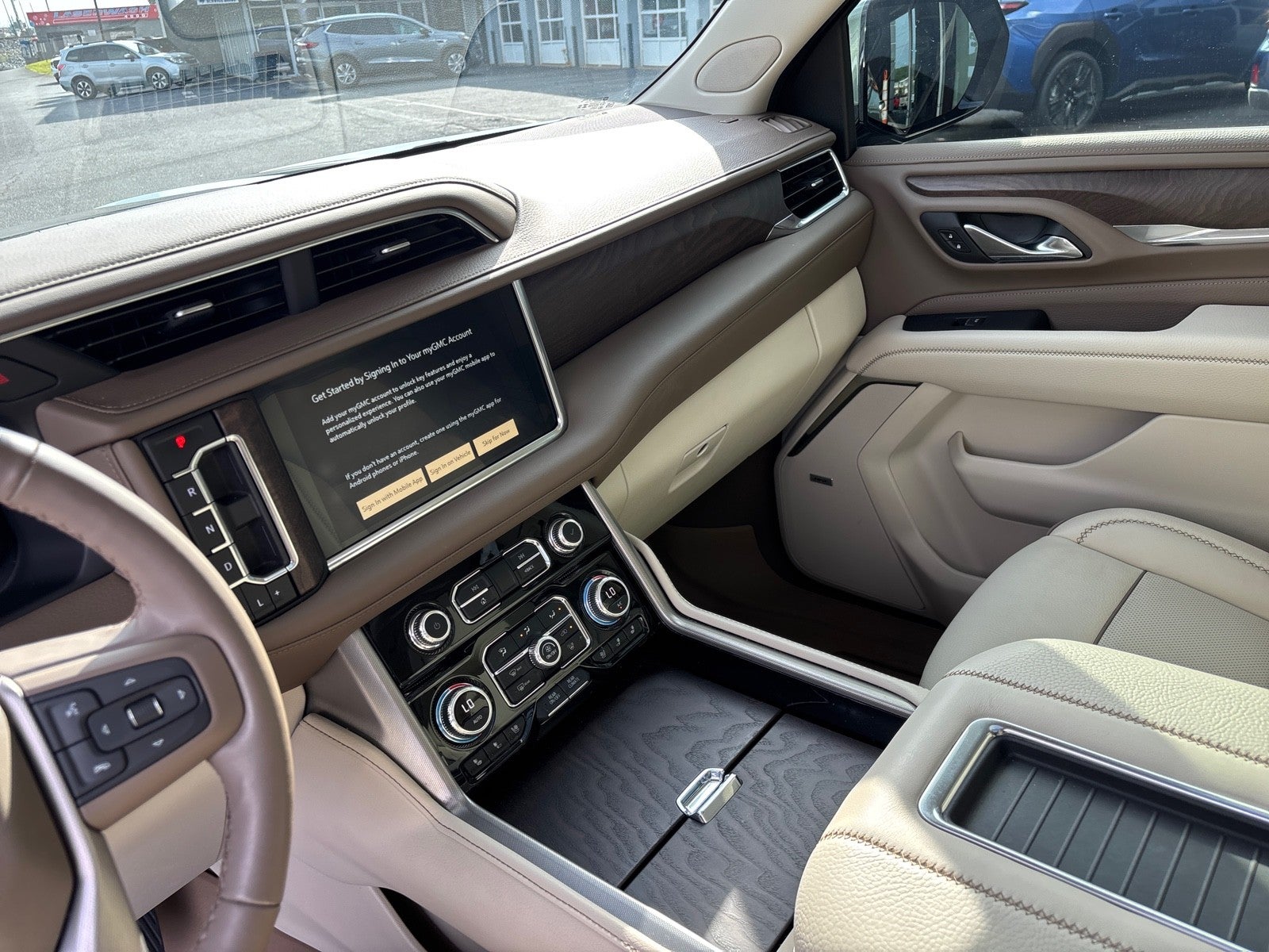 2024 GMC Yukon XL Denali