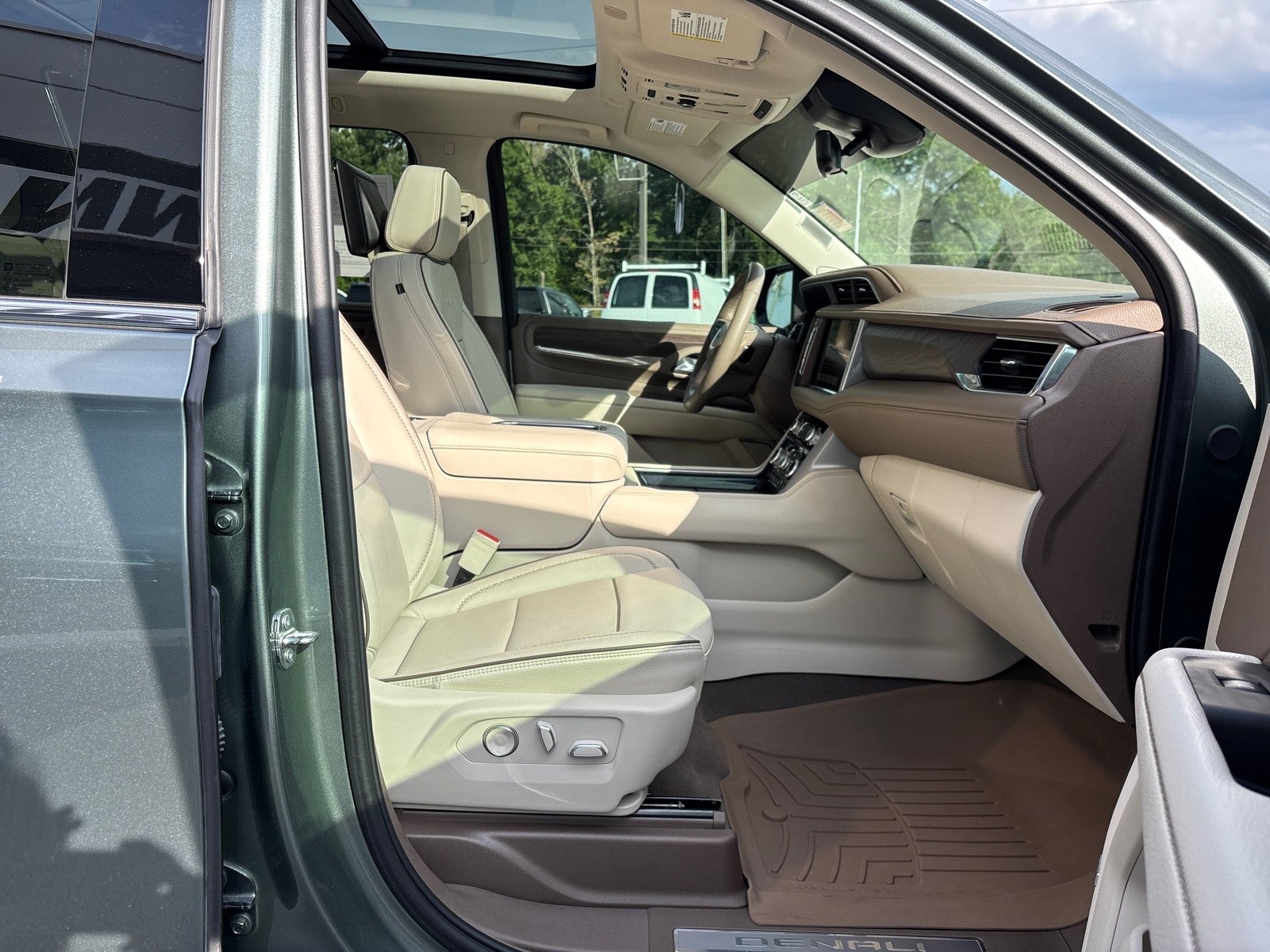 2024 GMC Yukon XL Denali