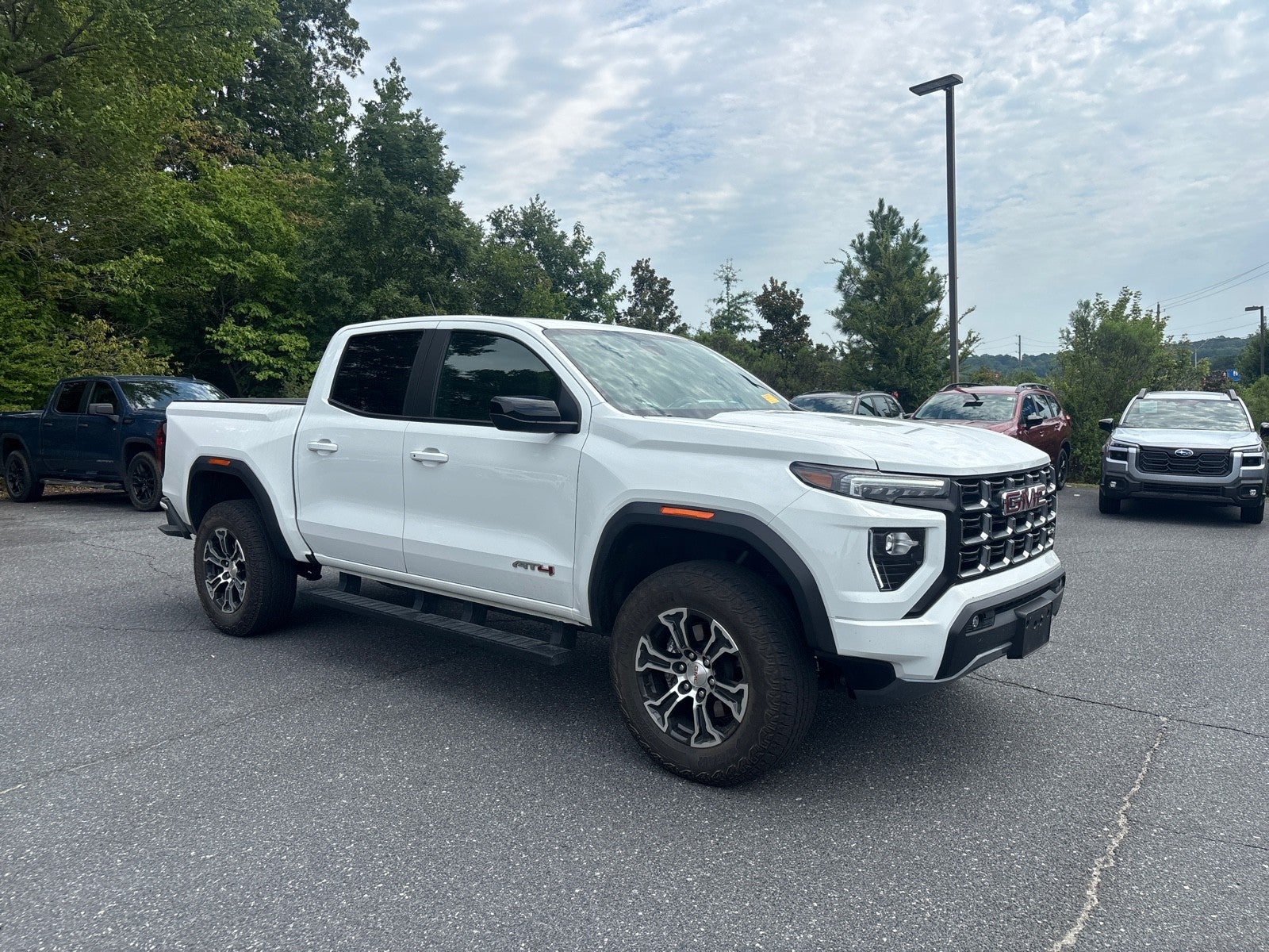 2025 GMC Canyon 4WD AT4