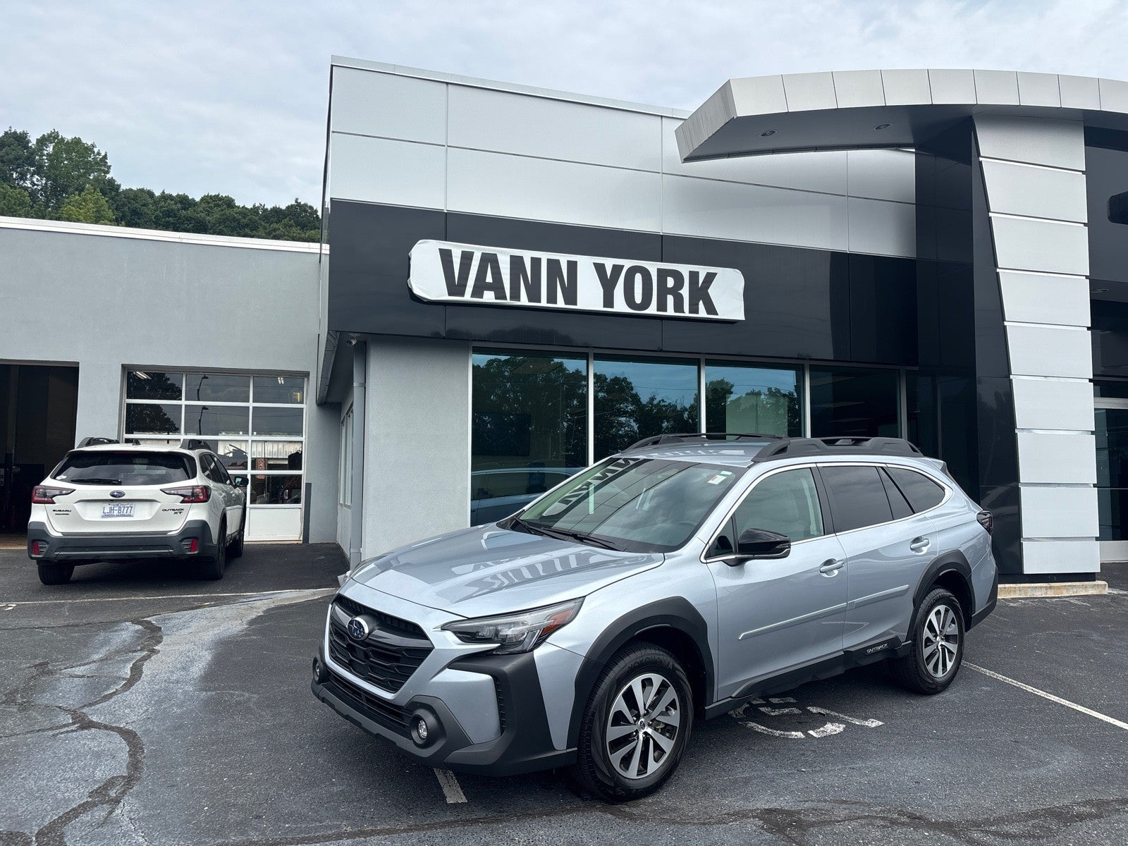 2025 Subaru Outback Premium