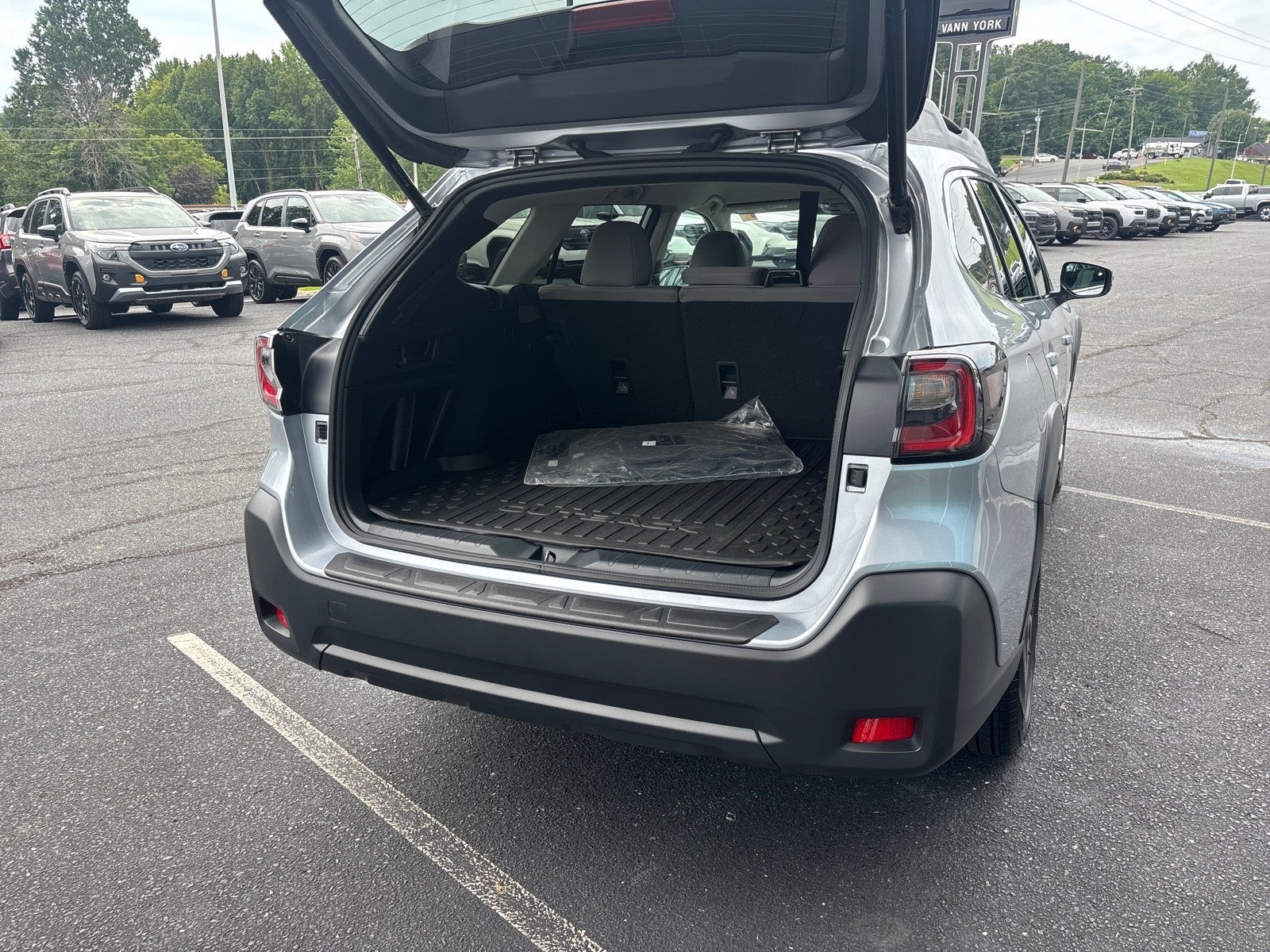 2025 Subaru Outback Premium