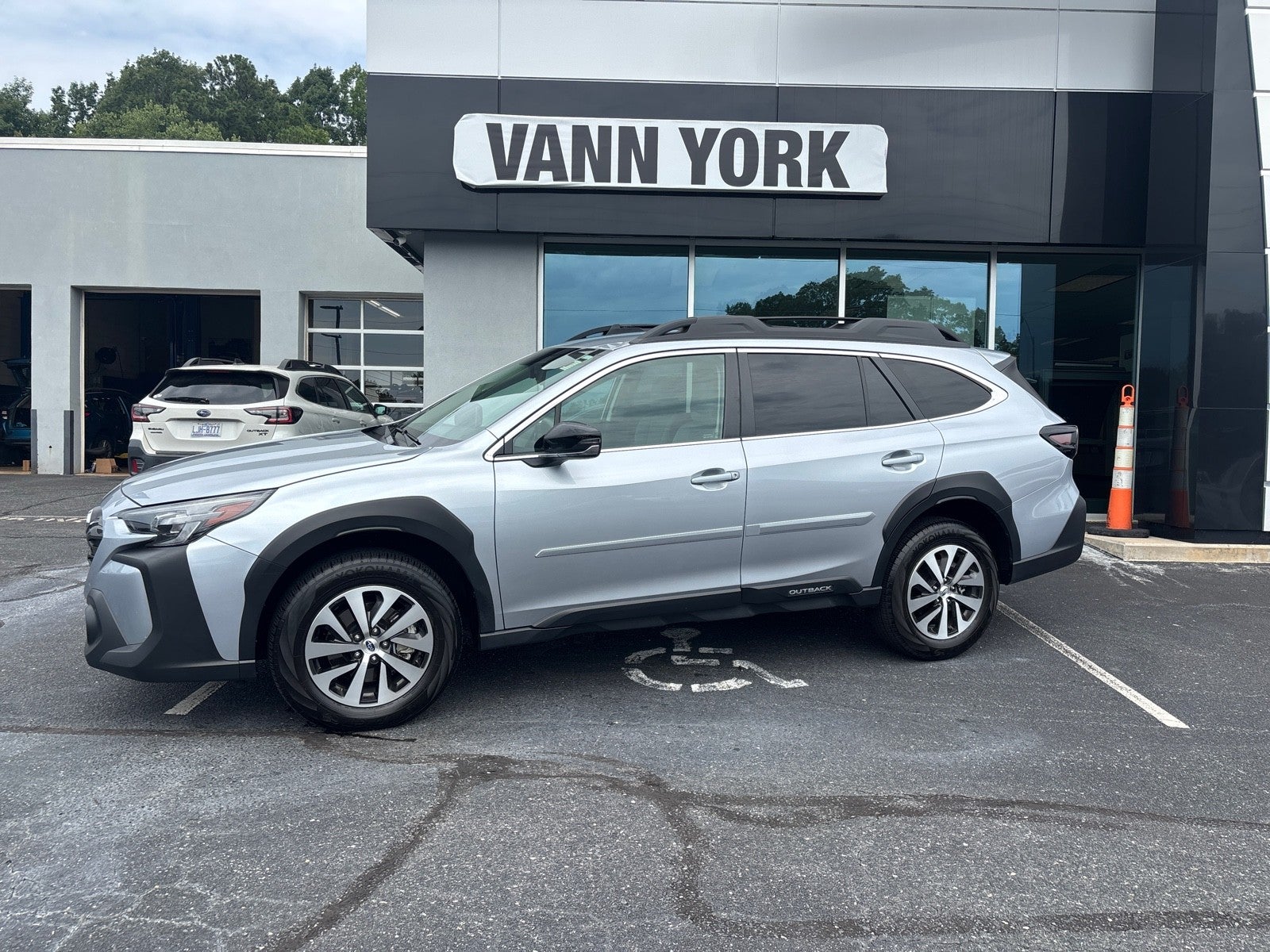2025 Subaru Outback Premium