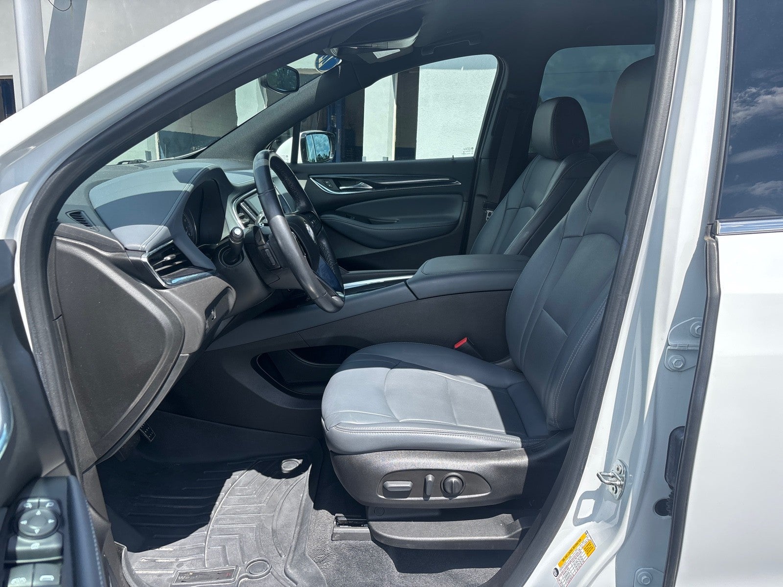 2022 Buick Enclave Essence