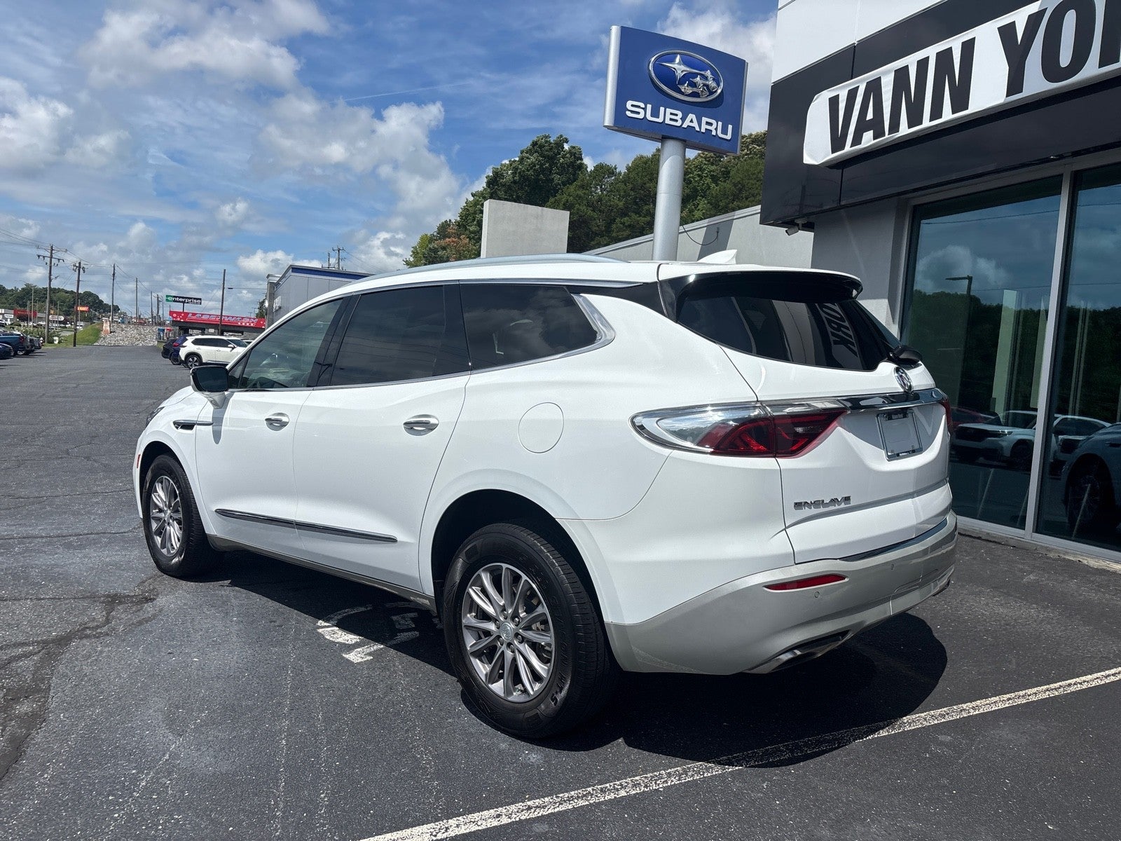 2022 Buick Enclave Essence