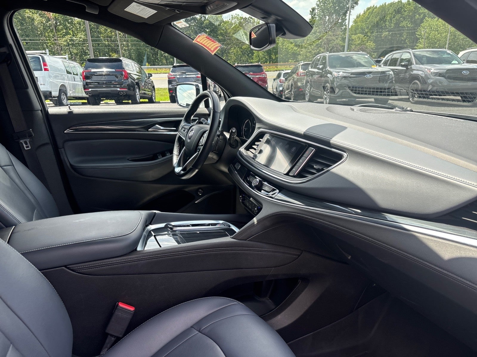 2022 Buick Enclave Essence