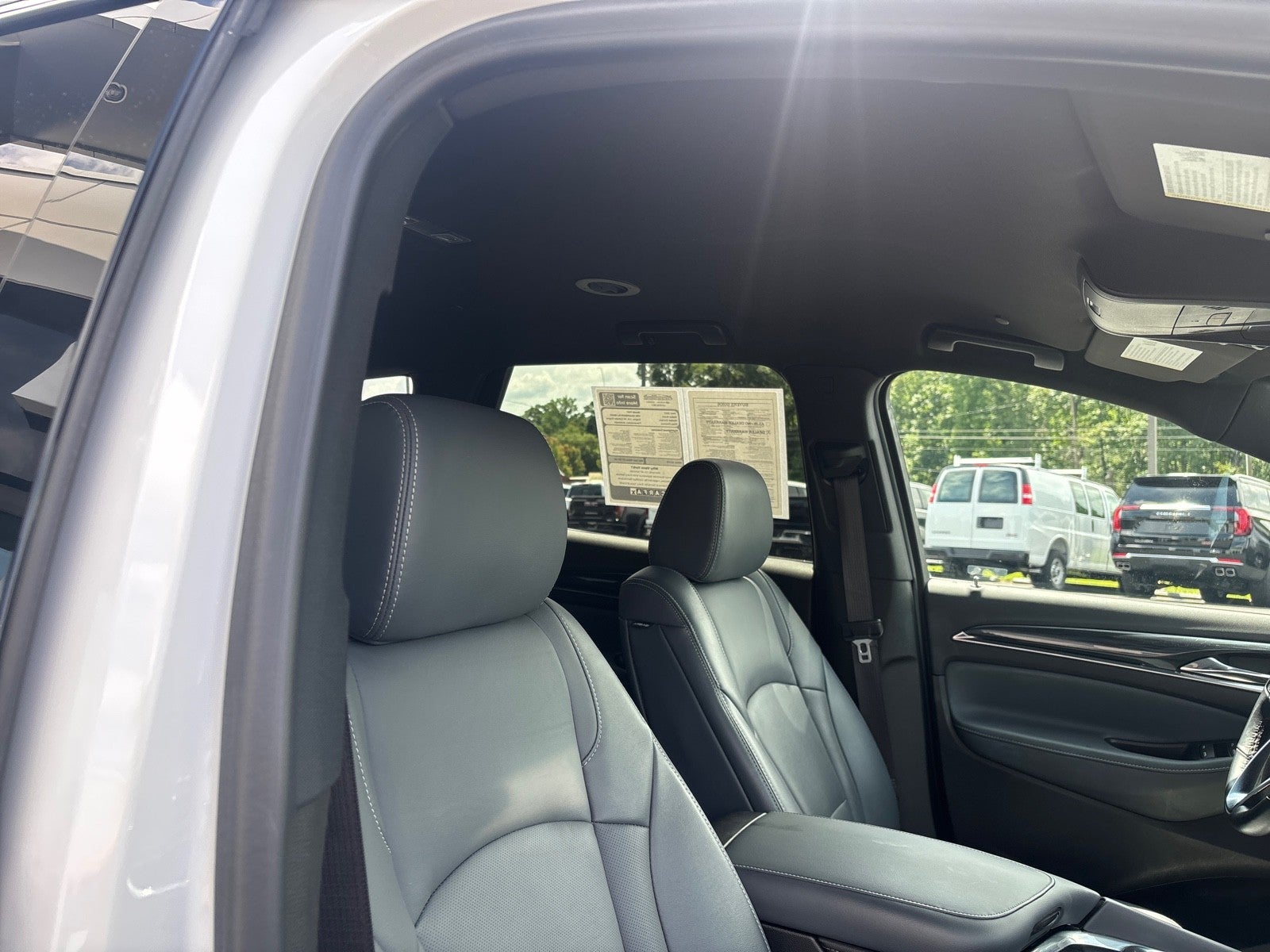 2022 Buick Enclave Essence