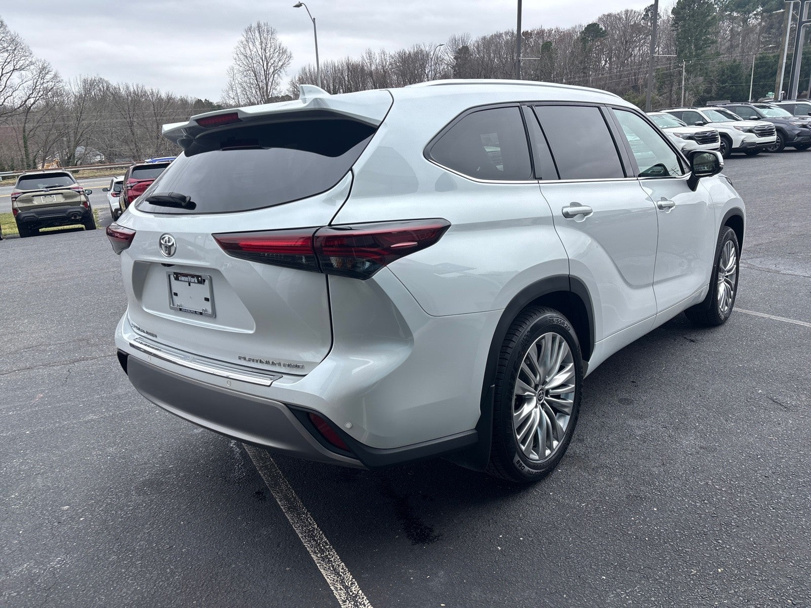 2024 Toyota Highlander Platinum