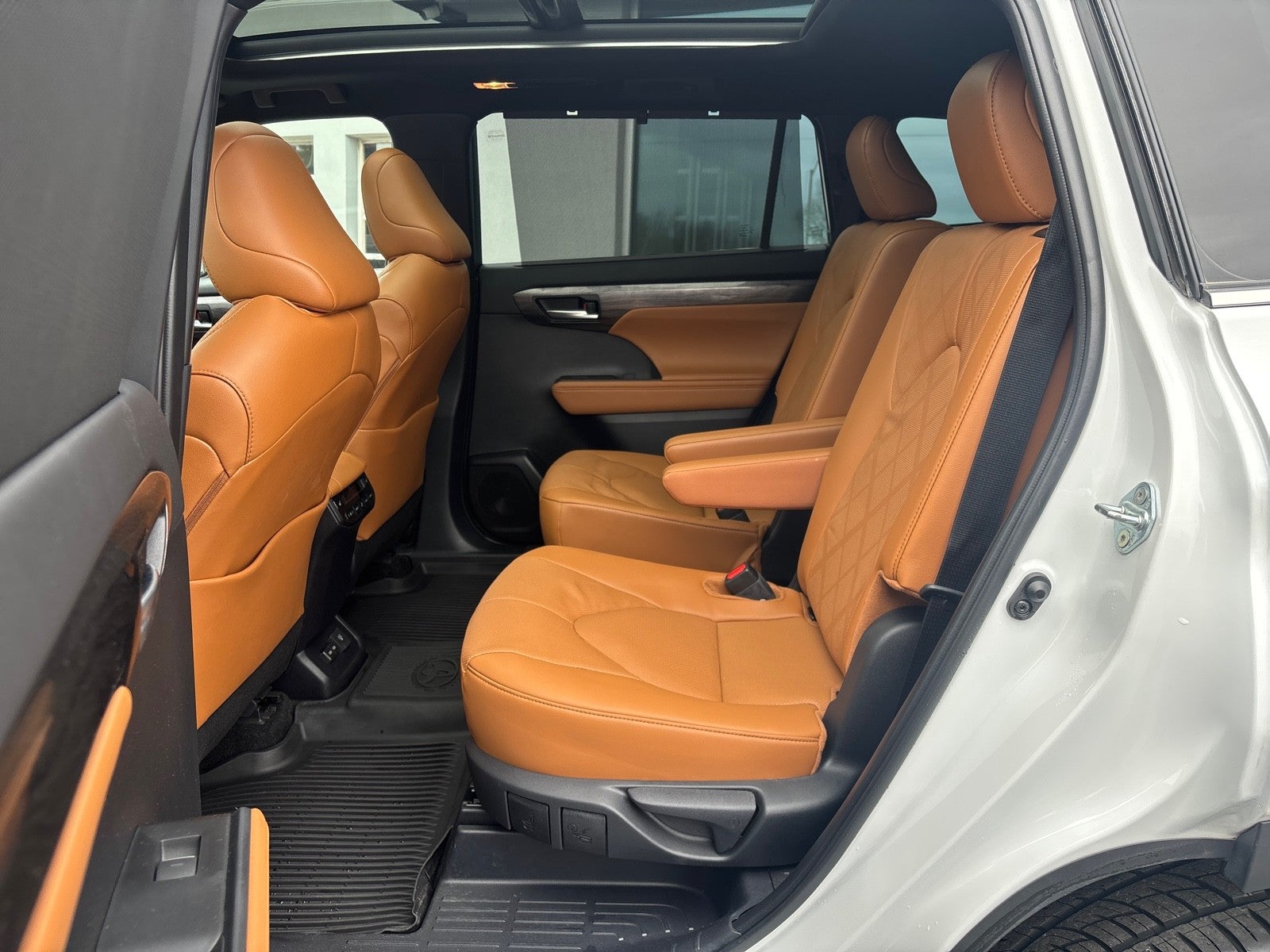 2024 Toyota Highlander Platinum