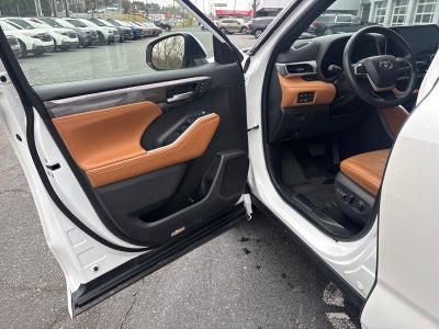 2024 Toyota Highlander Platinum