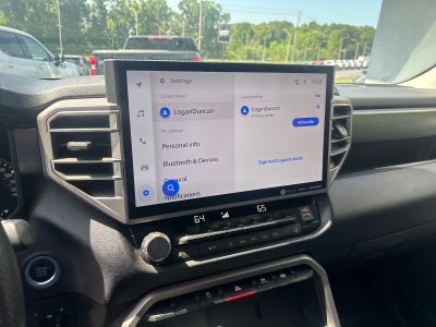 2022 Toyota Tundra 4WD SR5