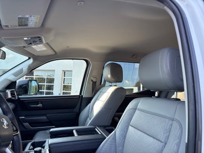 2022 Toyota Tundra 4WD SR5