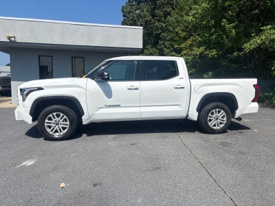 2022 Toyota Tundra 4WD SR5