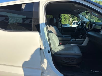 2022 Toyota Tundra 4WD SR5