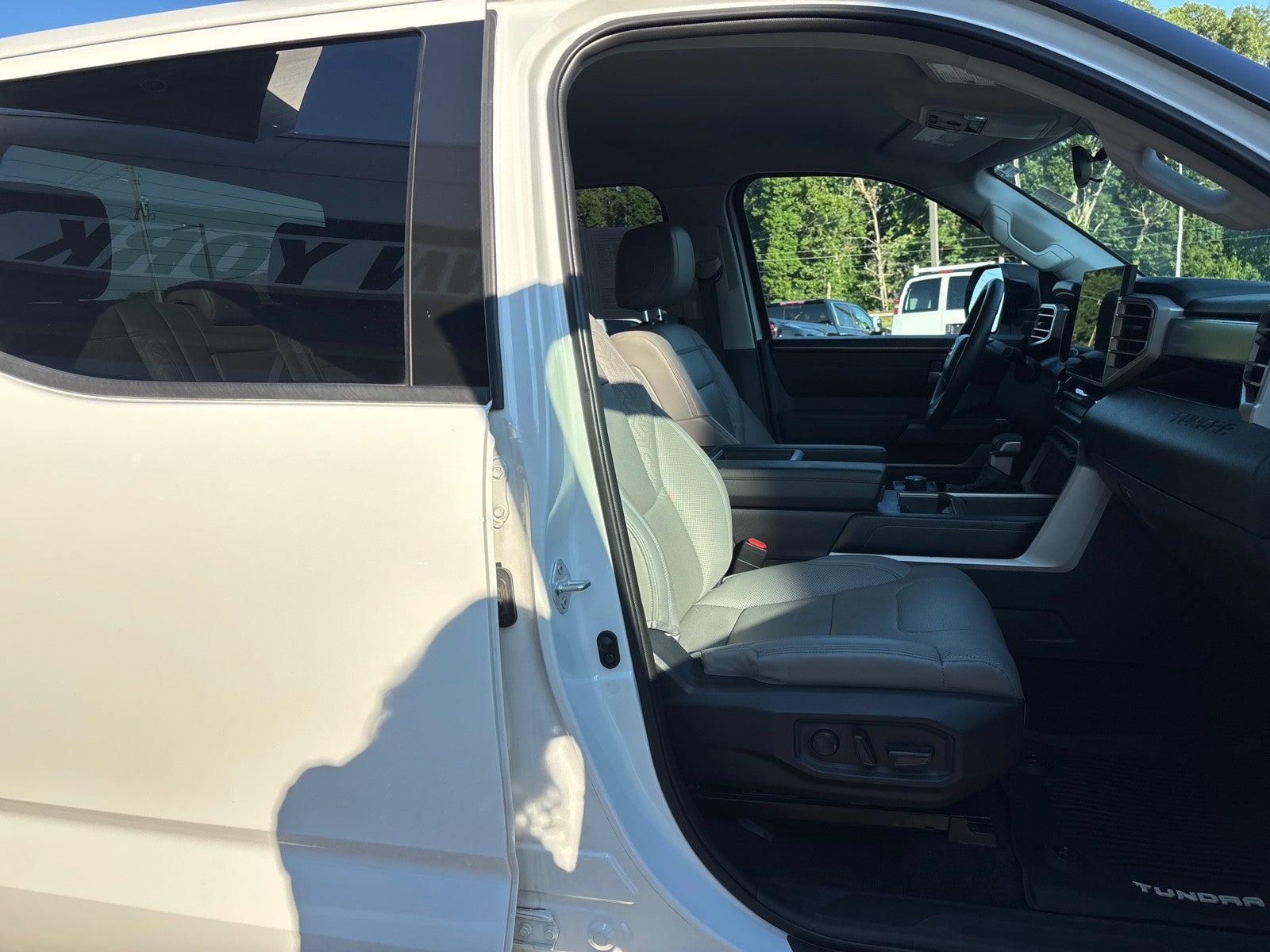 2022 Toyota Tundra 4WD SR5