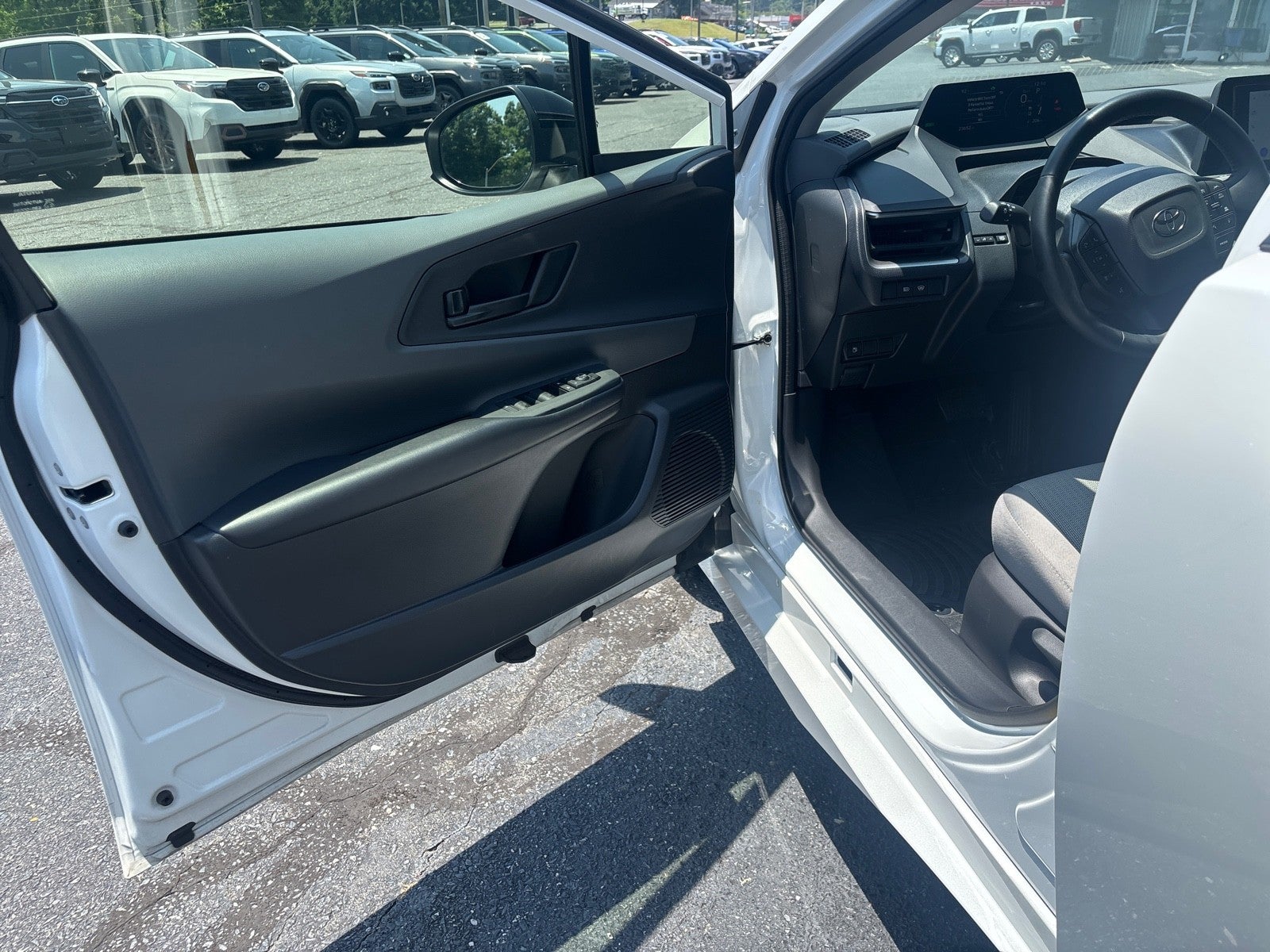 2025 Toyota Prius LE