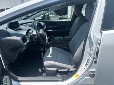 2025 Toyota Prius LE