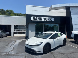 2025 Toyota Prius LE