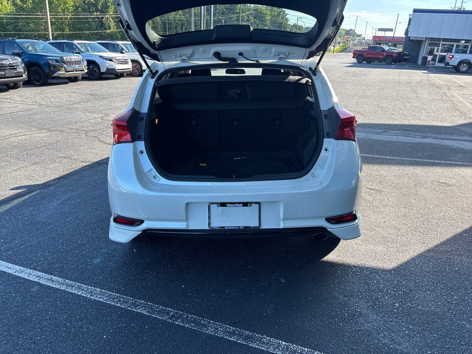2016 Scion iM 5dr HB CVT (Natl)