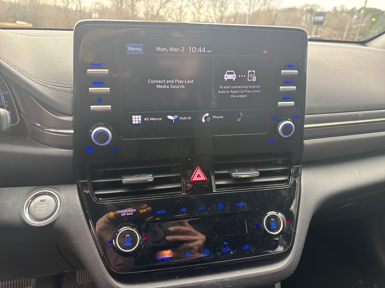 2022 Hyundai Ioniq Hybrid SE